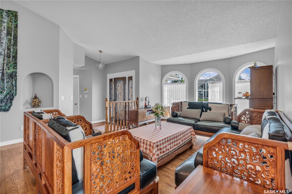 Briarwood社区 独栋出售 · 636 Braeside View——林与唐地产 - 3